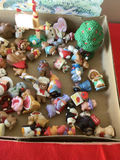 Assorted miniature animal figurines with Valentine motifs - thumbnail 3 of 4