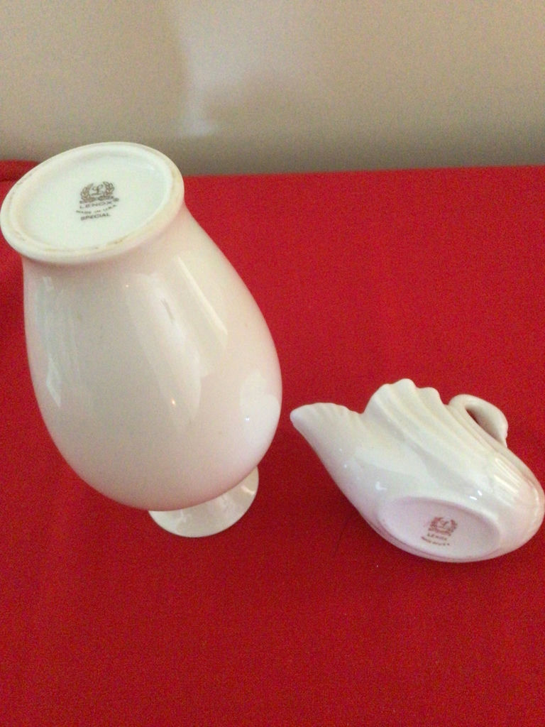 White porcelain vase and swan-shaped creamer - image 2 of 2