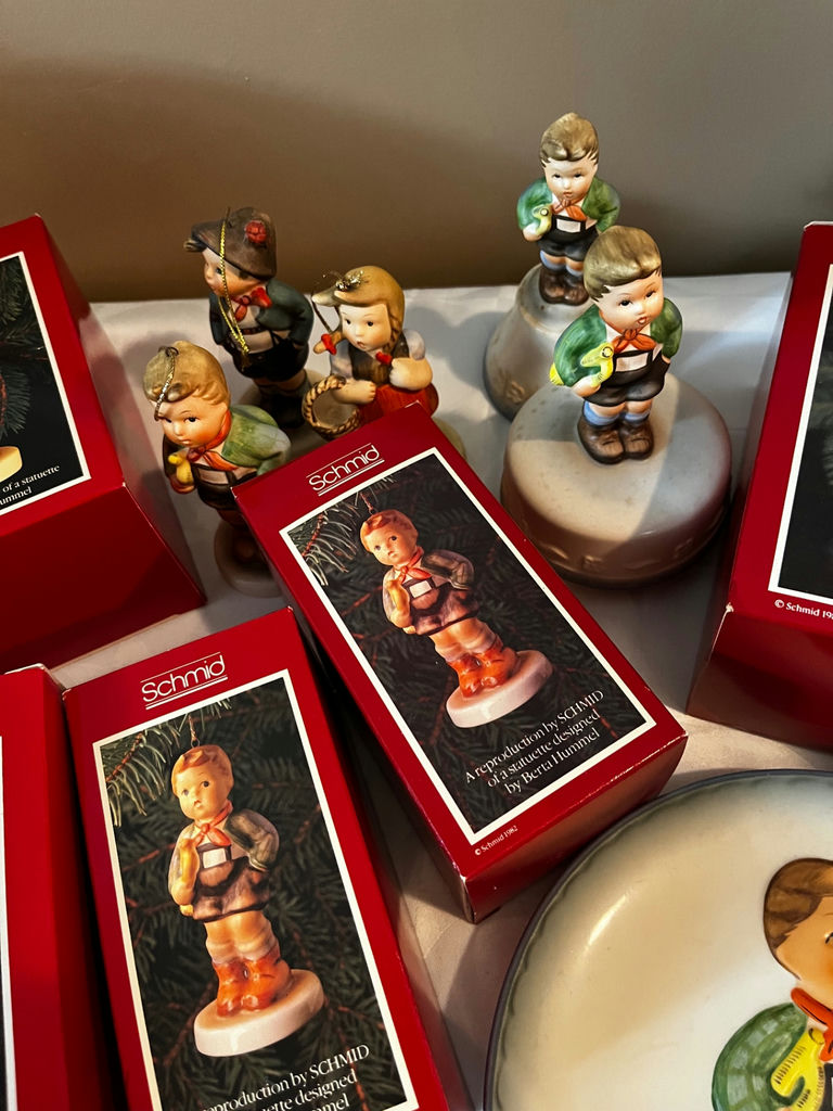 Schmid porcelain figurines and commemorative plates - image 3 of 5