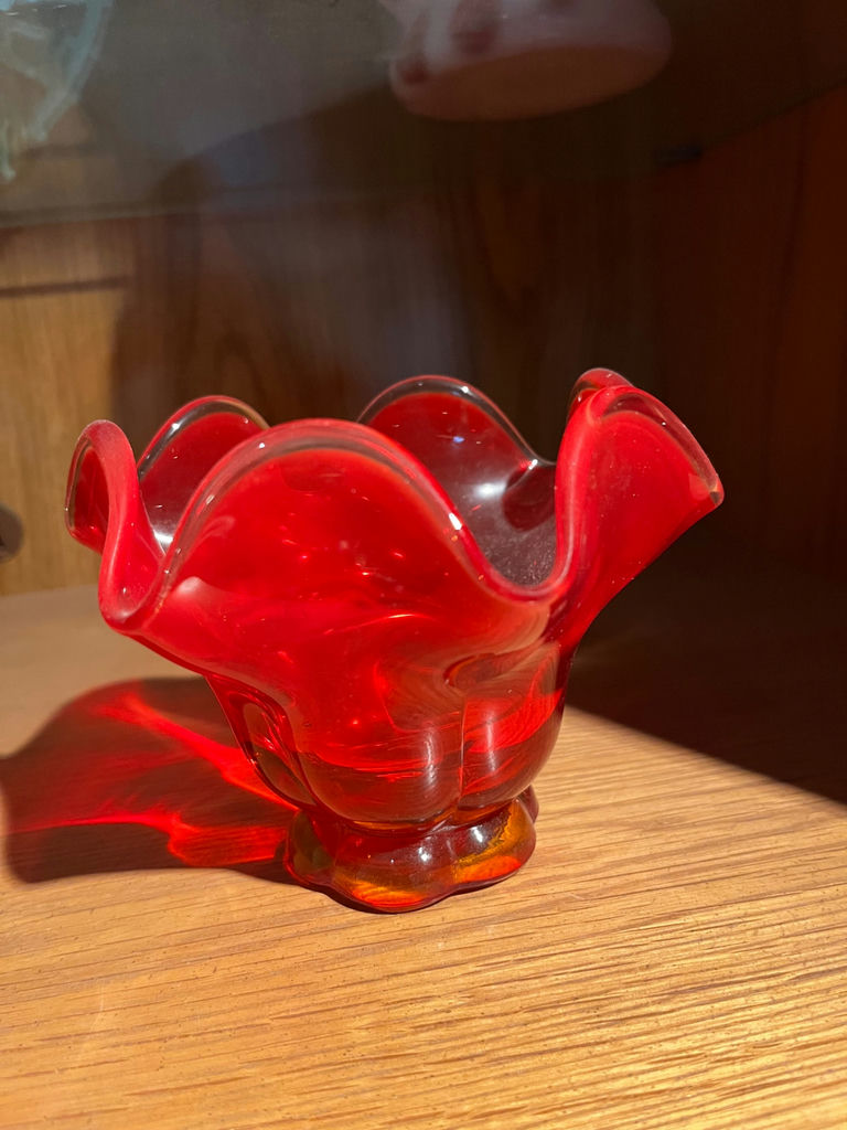 Amber diamond-cut goblet and red ruffled vase - image 3 of 3