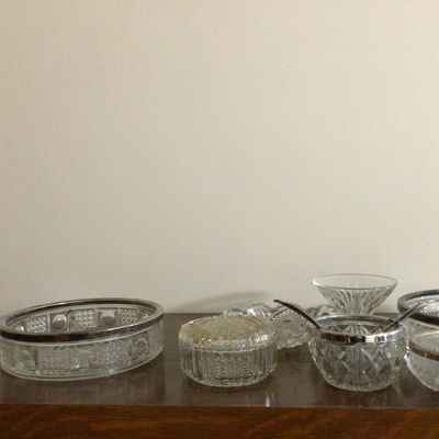 RrAssorted Clear Glass Serving Bowls and Dishes - Image 1 of 5