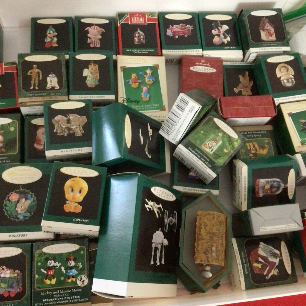 Keepsake Ornament Collection (Disney and More) - image 4 of 5