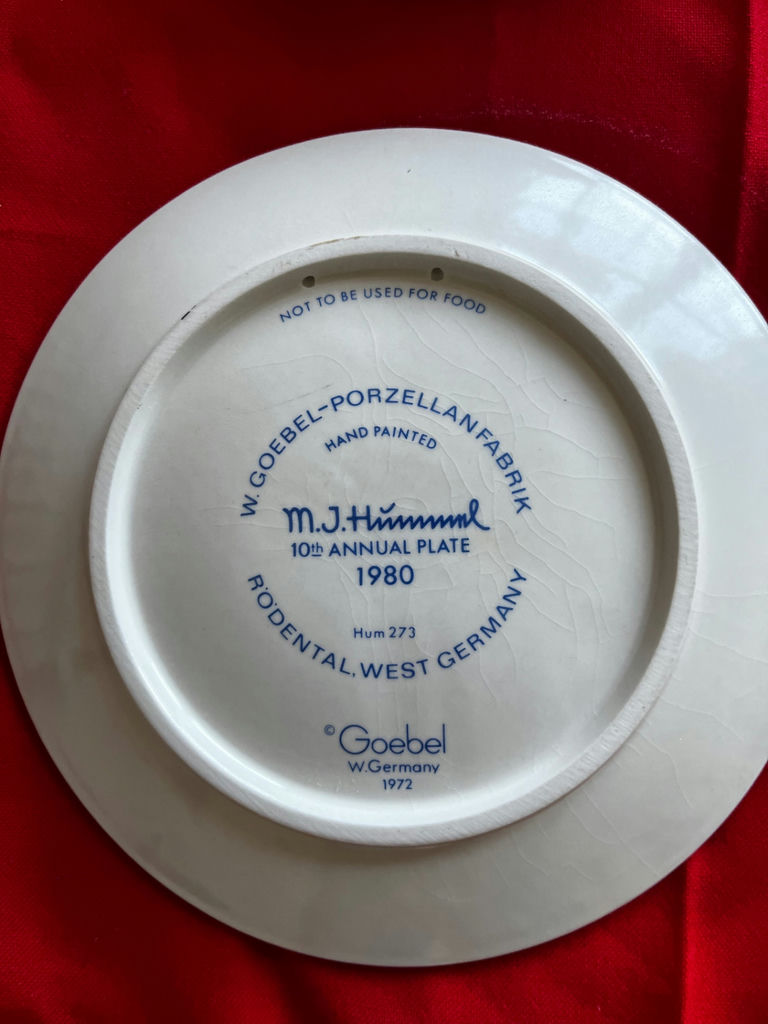 Goebel Hummel Annual Plates (1980–1983) - image 3 of 9