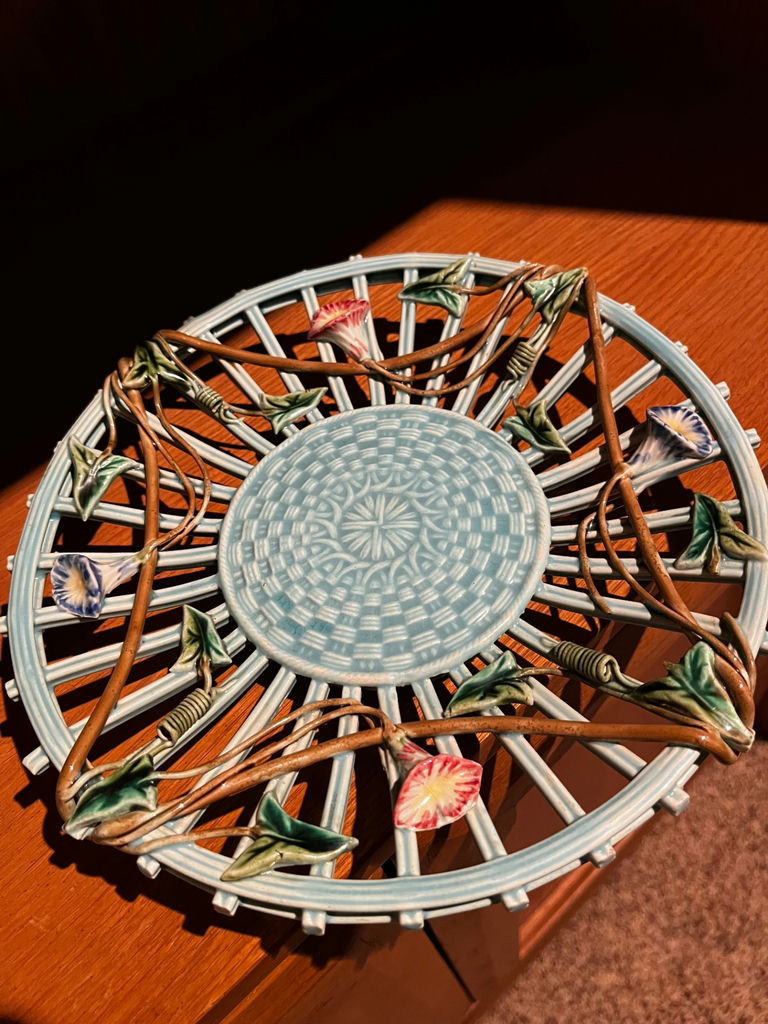Blue ceramic decorative lattice plate with vines $20 minimum bid - image 1 of 1