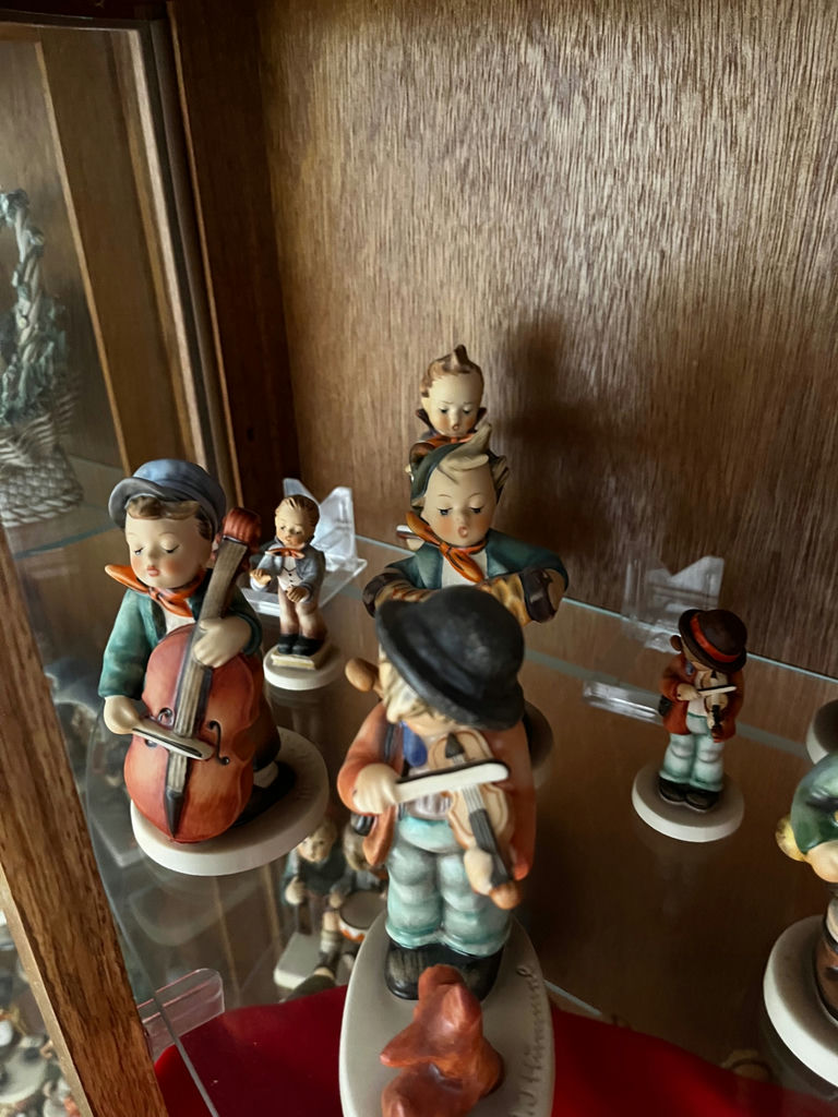 Goebel porcelain figurines: villagers and musicians - image 3 of 6