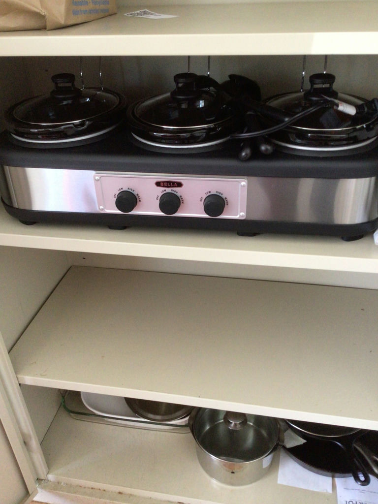 Bella three-burner portable electric stove with cookware - image 1 of 3