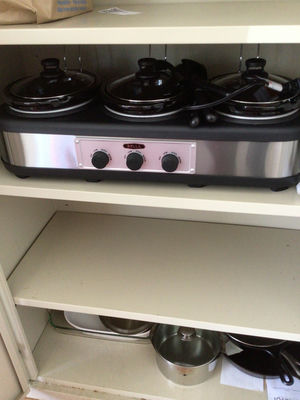 Bella three-burner portable electric stove with cookware - Image 1 of 3