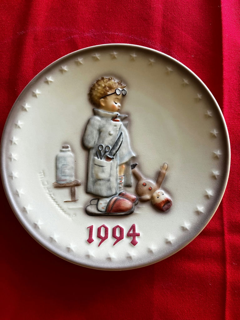 M.J. Hummel Annual Plate Series (1992–1995) – Four Goebel Porcelain Plates - image 6 of 9