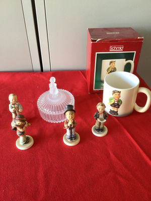 Porcelain figurine set with glass lidded dish and mug - Image 1 of 5