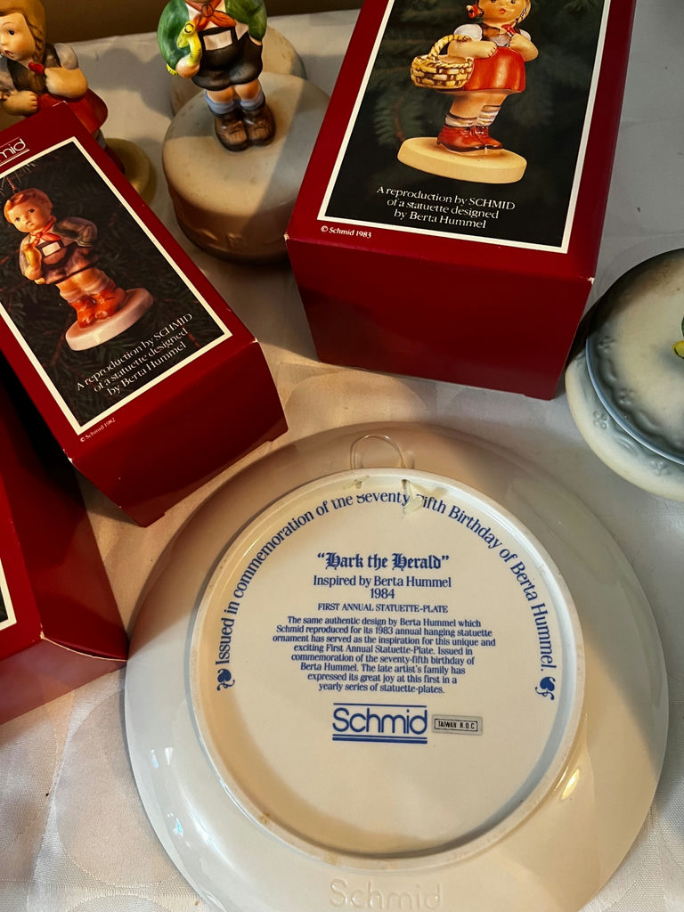 Schmid porcelain figurines and commemorative plates - image 5 of 5