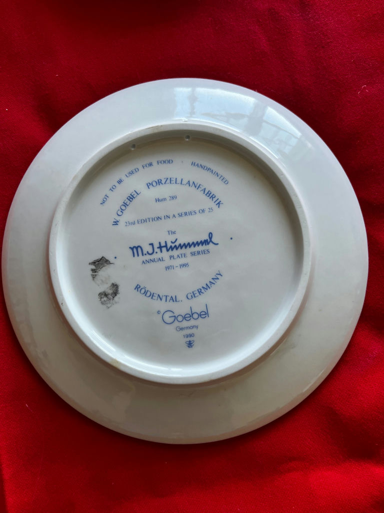 M.J. Hummel Annual Plate Series (1992–1995) – Four Goebel Porcelain Plates - image 5 of 9
