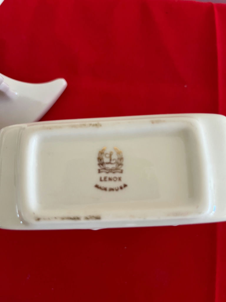 Lenox The Winter Bouquet Sleigh and Matching Ivory Vase - image 2 of 6