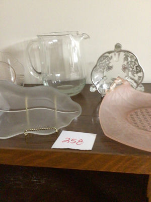Assorted glassware and decorative dishes - Image 1 of 7