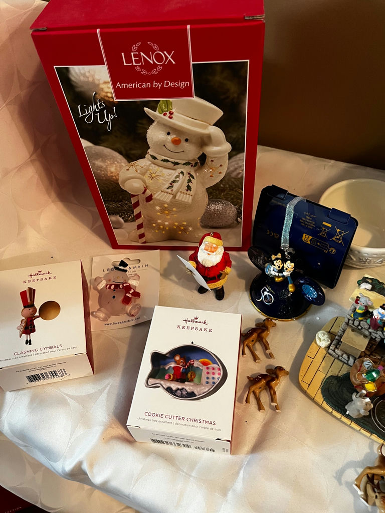 Christmas Keepsake Ornament Collection with Village Scene - image 2 of 4