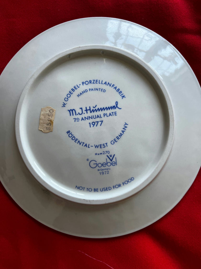 Goebel Hummel Annual Plates (1976–1979) - image 5 of 9