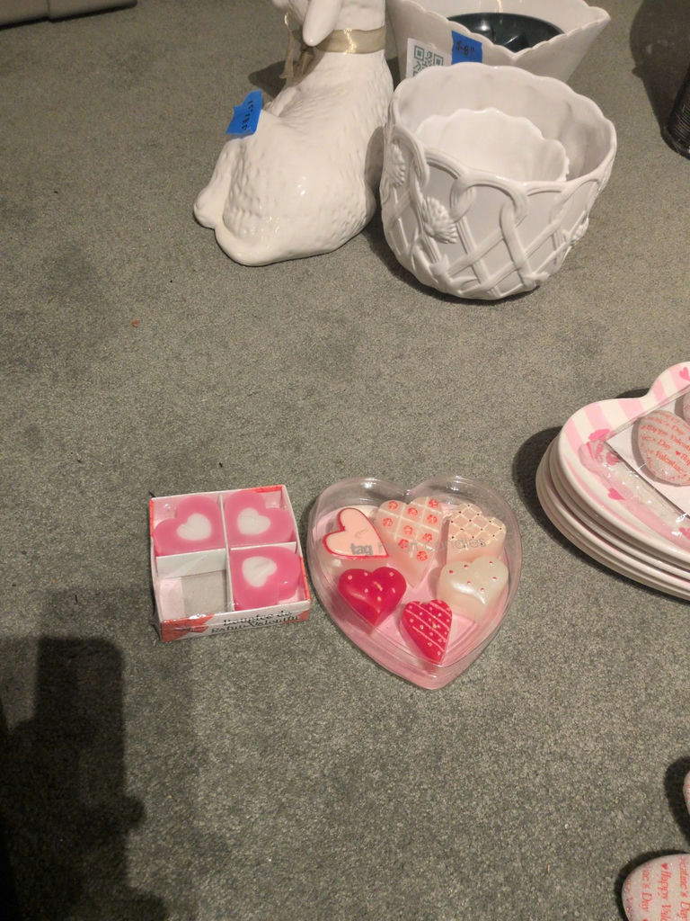 Valentine-Themed Heart Dishes, Plates, Candles, and Decorative Containers - image 3 of 7