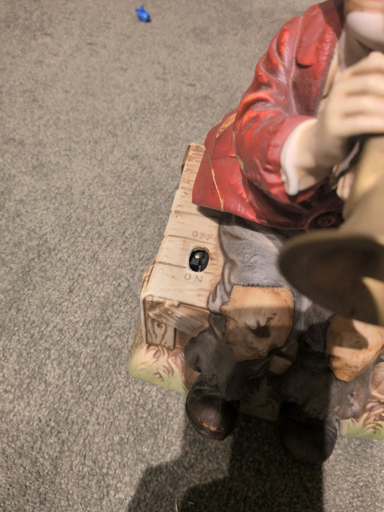 Melody in Motion Willie the Trumpeter Figurine and Decorative Statues - image 6 of 7