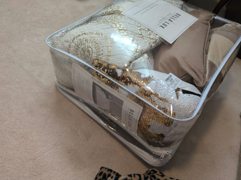 Bedding Set and Decorative Pillows - image 4 of 8
