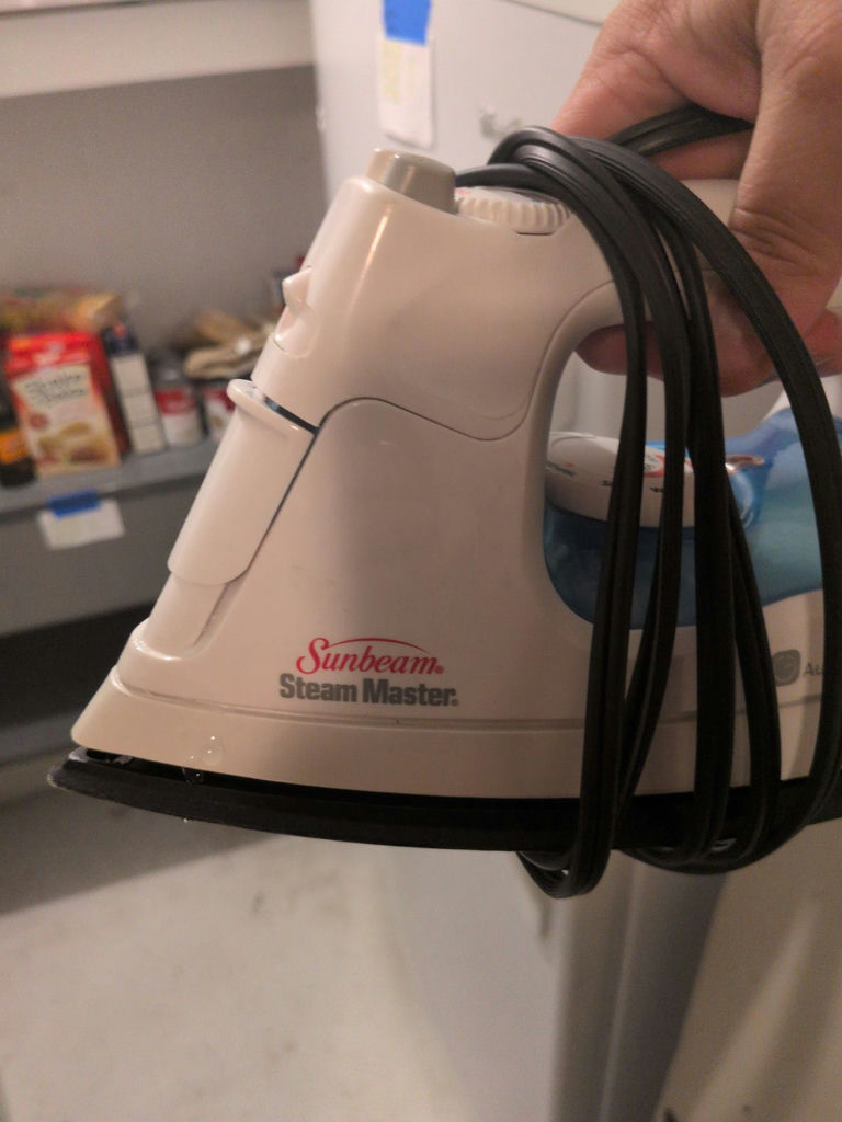 Sunbeam Steam Master Iron and Ironing Board - image 3 of 7