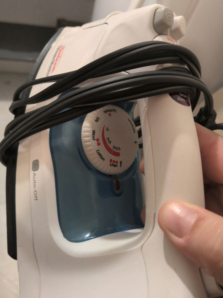Sunbeam Steam Master Iron and Ironing Board - image 4 of 7