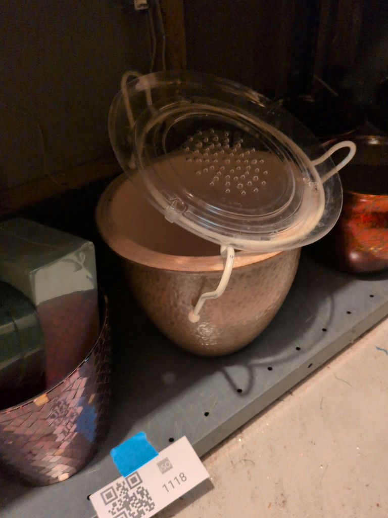Decorative Planters and Plant Pots - image 3 of 5
