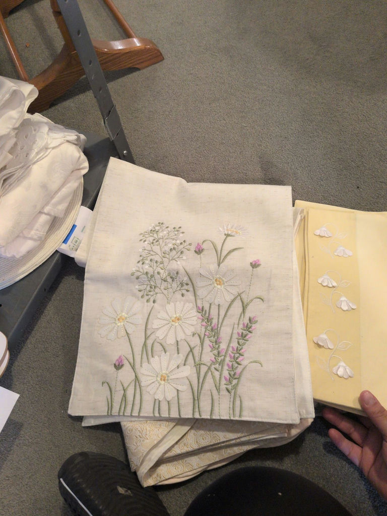 Assorted Decorative Table Linens and Cloth Napkins - image 5 of 13