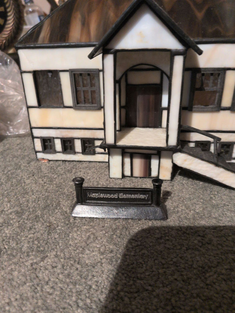 Forma Vitrum Maplewood Elementary Stained Glass Building Model - image 3 of 9