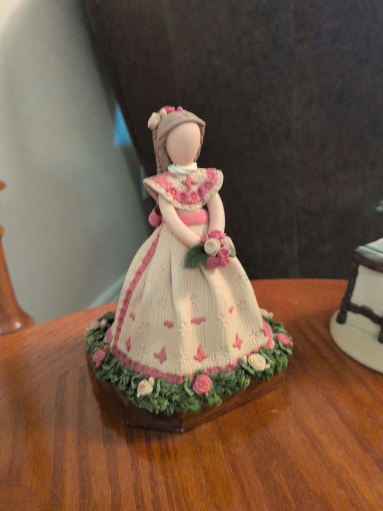 Decorative Figurines Including Life Lessons and Final Touch Pieces - image 6 of 8