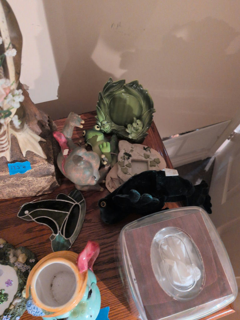 Assorted Frog-Themed Decorative Figurines and Home Decor Items - image 5 of 6