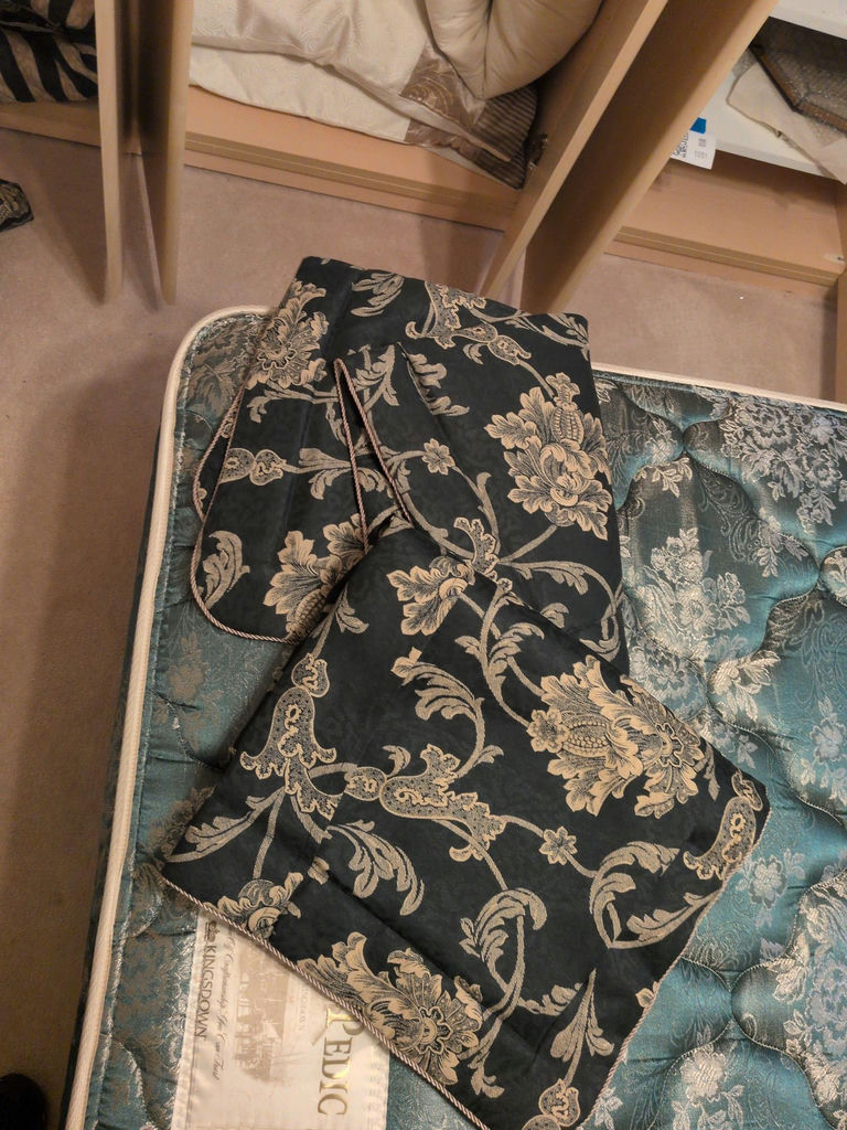 Patterned Bedding Set - image 2 of 4