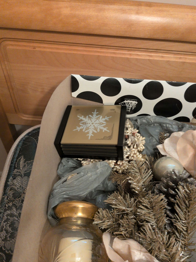 Assorted Holiday Home Decor Items - image 3 of 8