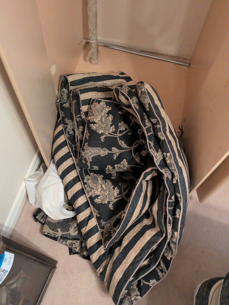 Patterned Bedding Set - image 3 of 4