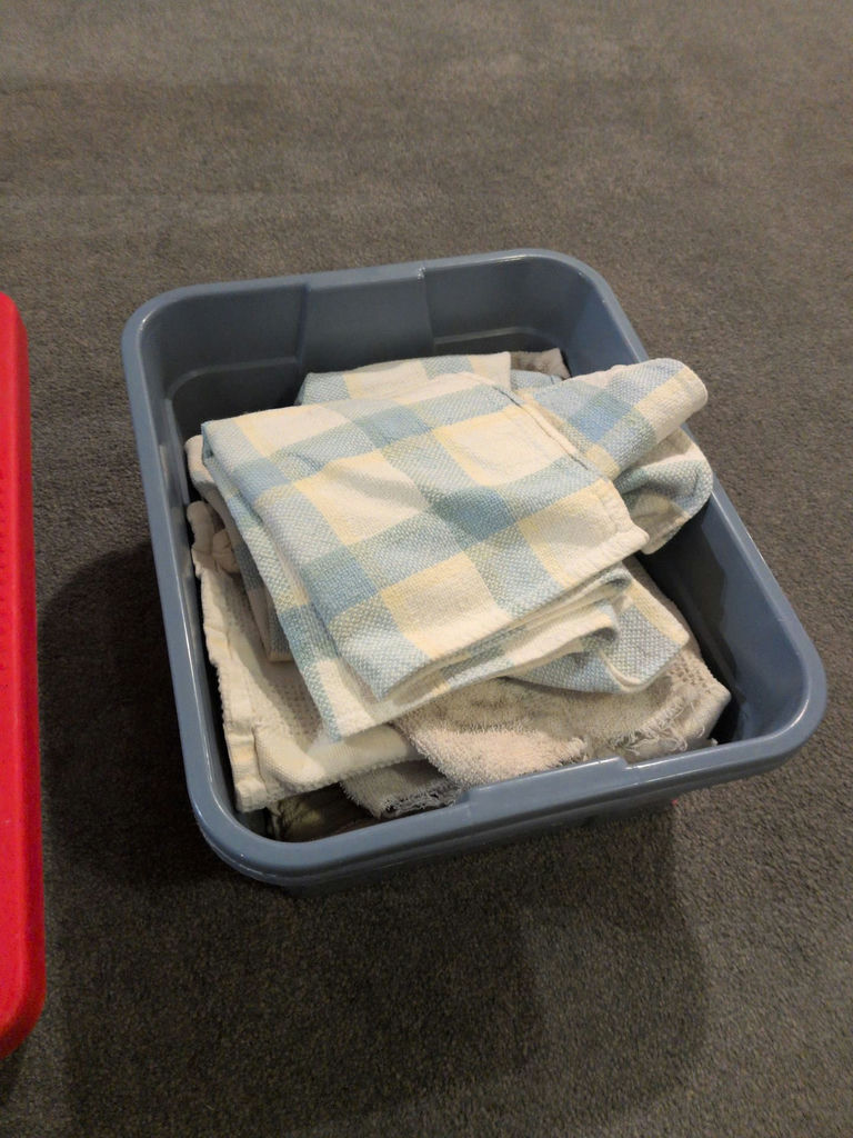 Assorted Kitchen Towels and Cloths - image 2 of 9