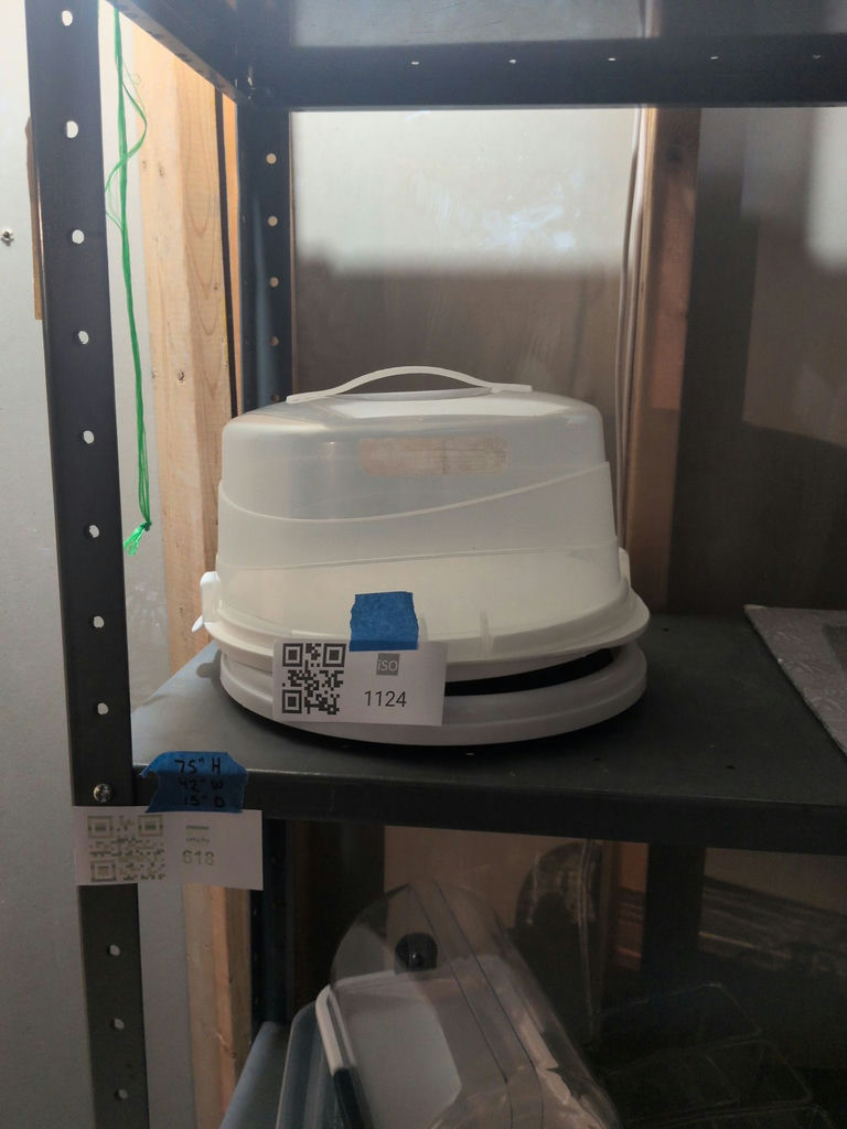 Round Cake Carrier and Rotating Cake Stand - image 1 of 5