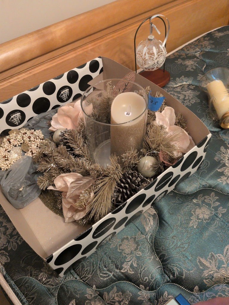 Assorted Holiday Home Decor Items - image 7 of 8