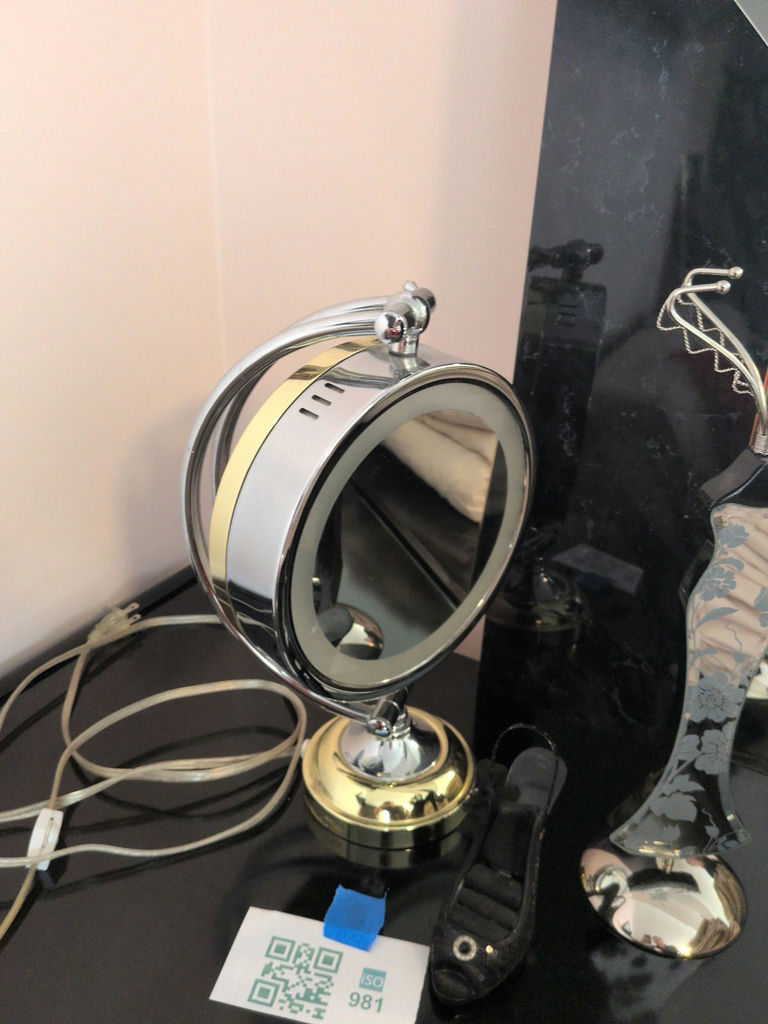 Vanity Mirror and Jewelry Holders - image 4 of 7