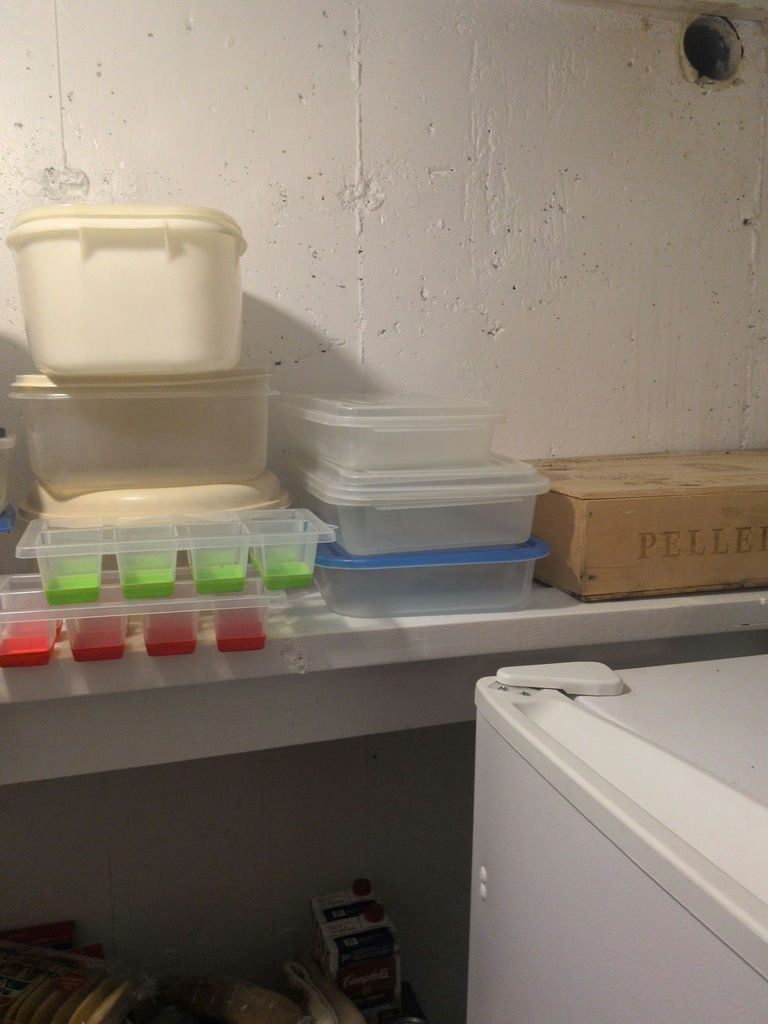 Assorted Food Storage Containers and Kitchen Canisters - image 5 of 5