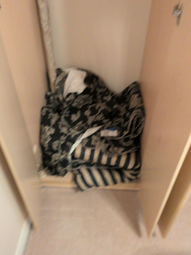 Patterned Bedding Set - image 1 of 4