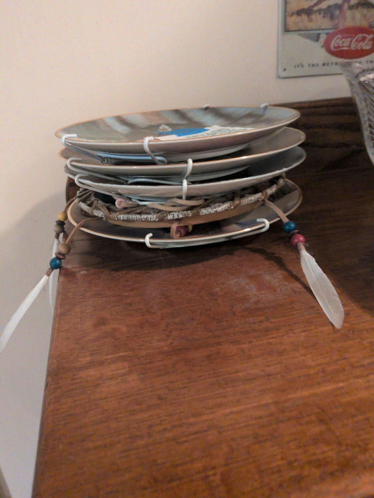 Decorative plates and dreamcatchers - image 13 of 13