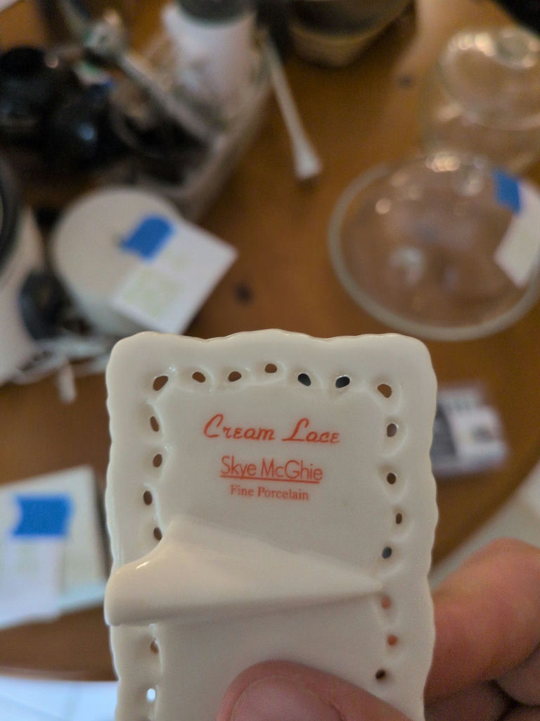 Whiteboard Speech Bubble Labels, Stokes Cheese Marker Set, and Skye McGhie Fine Porcelain Place Card Holders - image 5 of 5