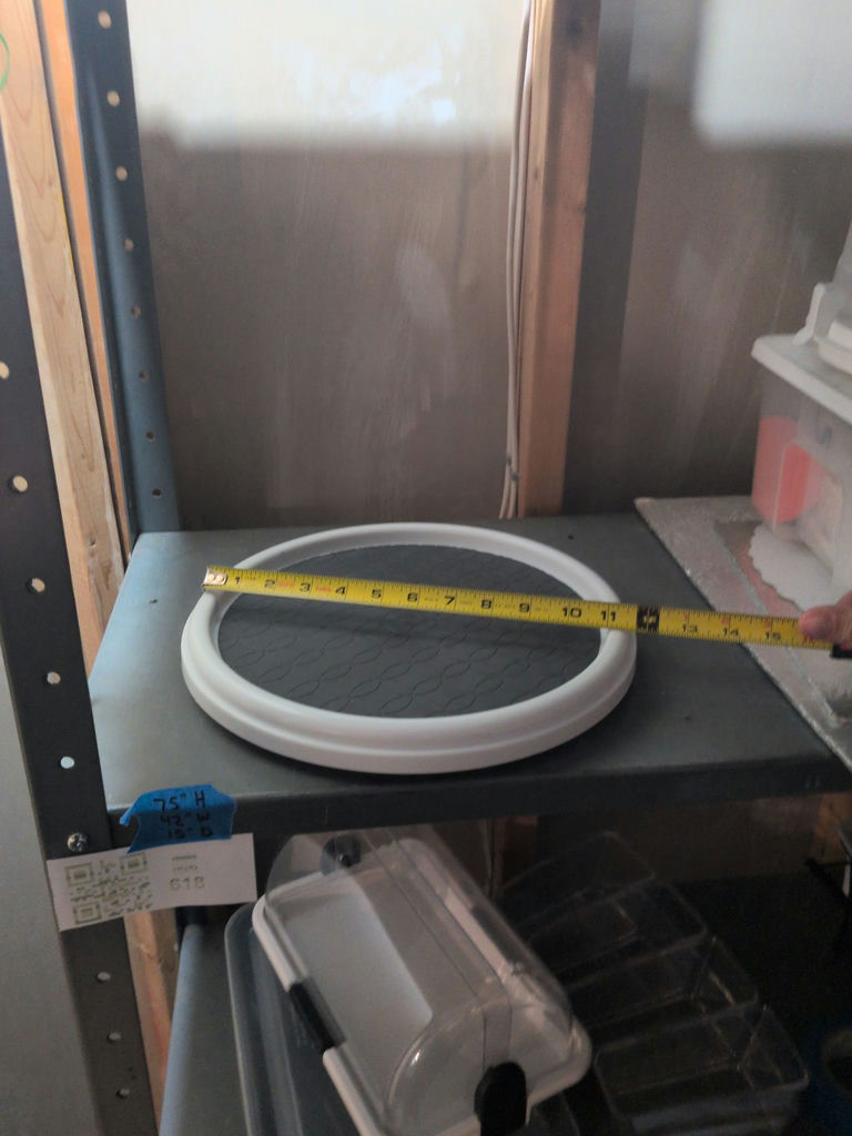 Round Cake Carrier and Rotating Cake Stand - image 3 of 5
