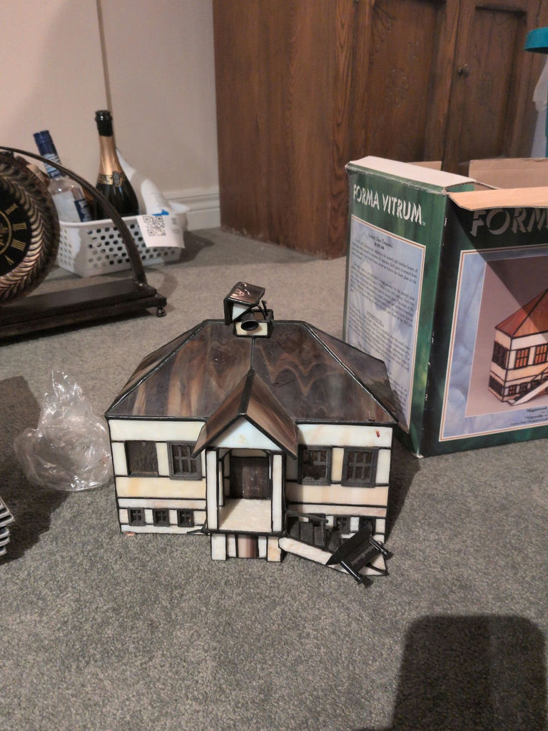 Forma Vitrum Maplewood Elementary Stained Glass Building Model - image 2 of 9