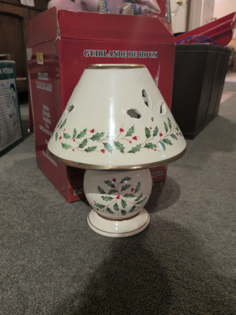 Ceramic Candle Lamp with Holly Design - image 4 of 6