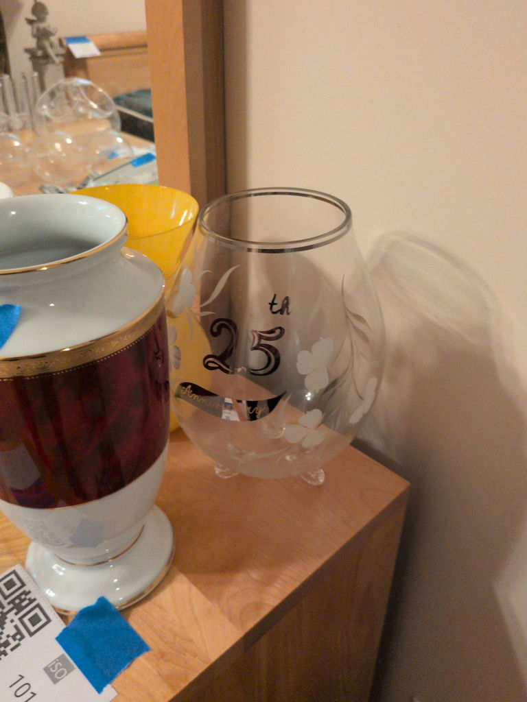 Assorted Decorative Glass and Ceramic Vases - image 3 of 6