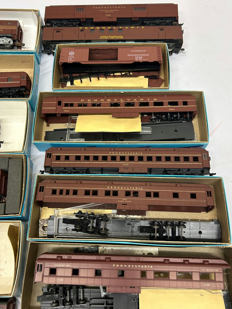 HO Pennsylvania Locomotives, Freight & Passenger Cars - image 4 of 6