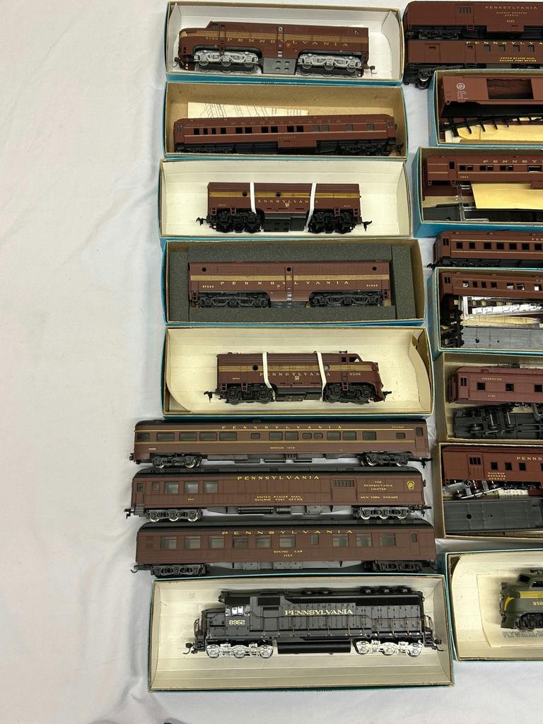 HO Pennsylvania Locomotives, Freight & Passenger Cars - image 6 of 6