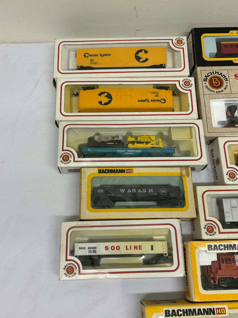 Bachmann HO Scale Trains  - image 3 of 4