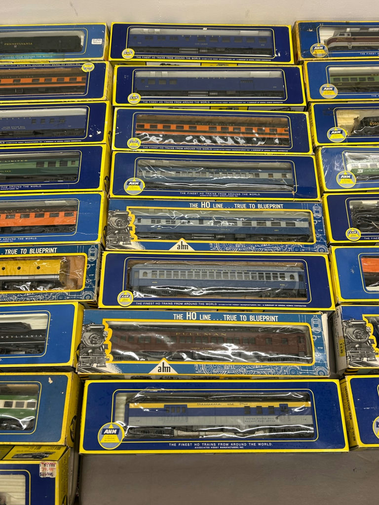AHM HO Trains  - image 4 of 7