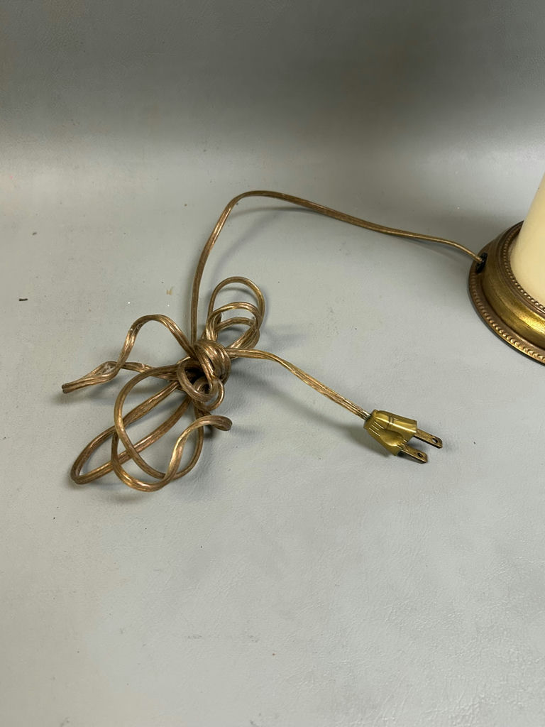 Vintage Wedgwood Queensware Lamp  - image 2 of 7