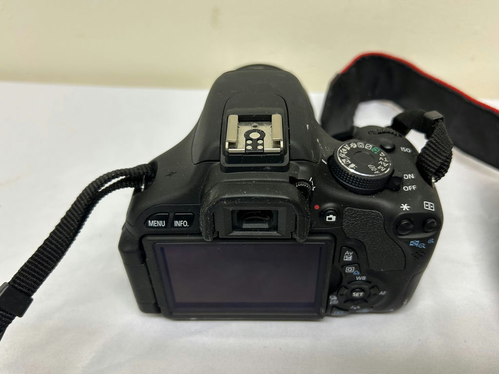 Canon EOS Rebel T3i Camera - image 3 of 6